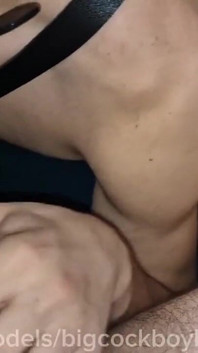 18letý šukání Twink Hunk s velkým čůrákem si vzal mrdku do své díry!
