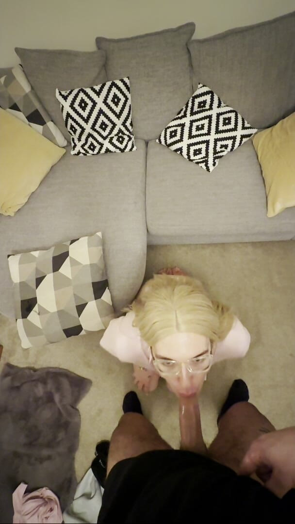 Dreamboy_506: Sarışın kadın oğlan sert sikiliyor ve sakso çekiyor