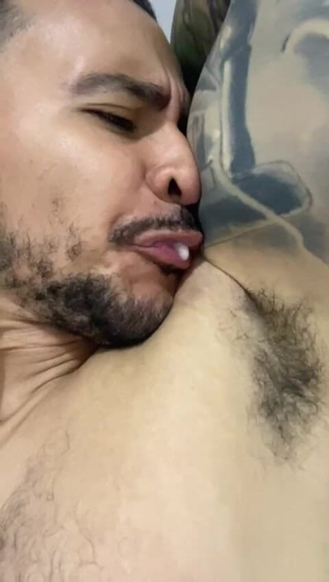 Christian_colombian: Mușchii unui latino foarte excitat Partea 1