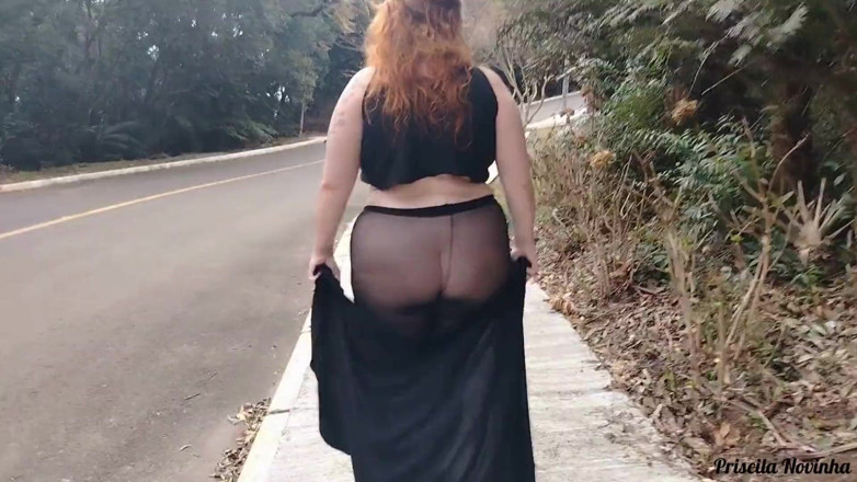 Priscila: Meine stiefmutter in transparenten Hosen ohne höschen zeigt sich auf...