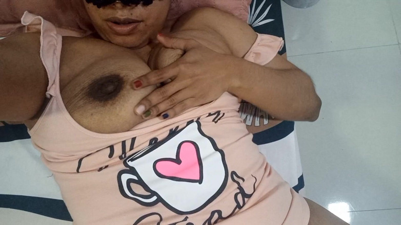 PATY PATY: Troia e casalinga si masturbano nella sua vagina matura