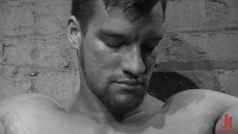 Kink Men Classics: Босса с гетеро-качок Jordan нещадно избили и заставили кончить