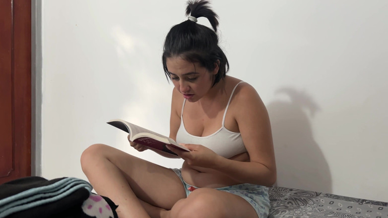 ManuelaAlvarez: Üvey erkek kardeşimin gizemli günlüğünde benimle sert sikişmek istediğini okudum,...