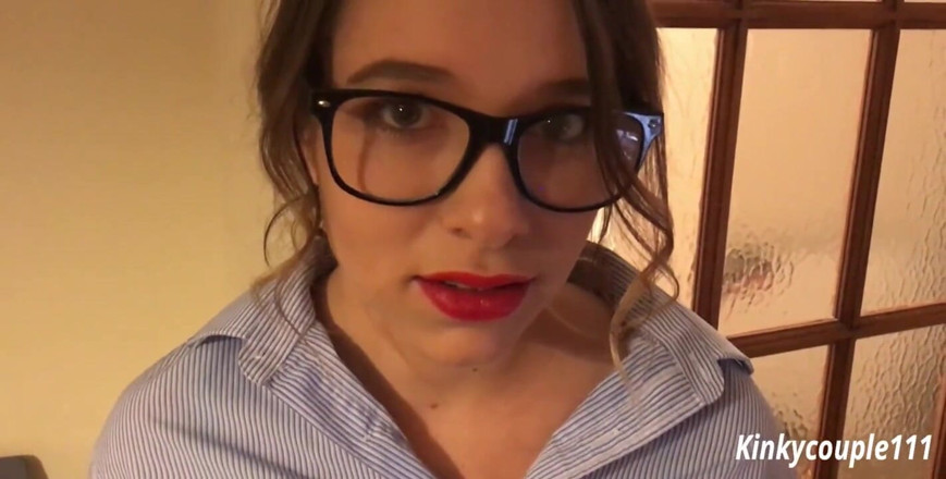 Samantha Flair: Geeky Employee 1 - Pracownik do ssania penisa - Kinkycouple111