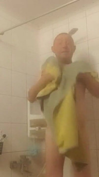 Bersantai di Bilik Mandi