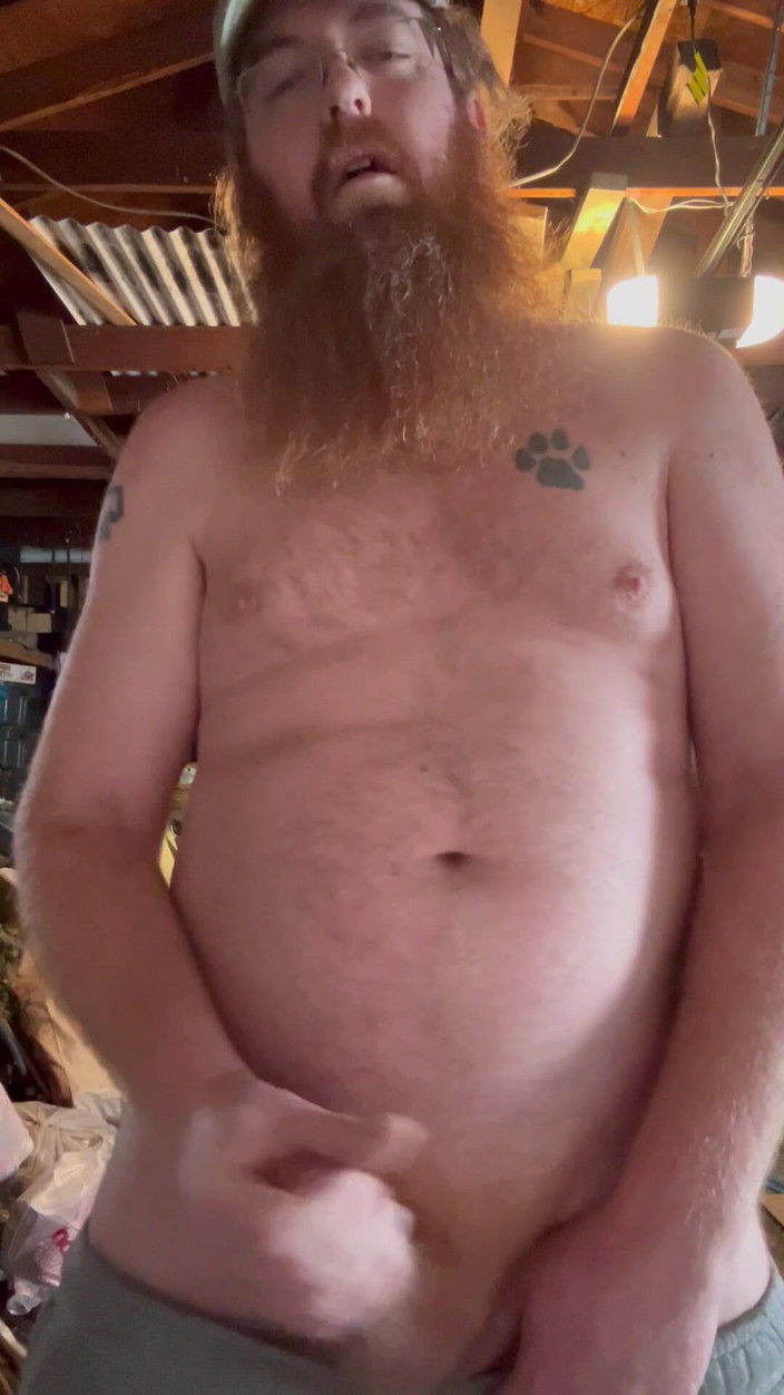 Big Baz: Redneck melancap dan pancutan mani dalam garaj