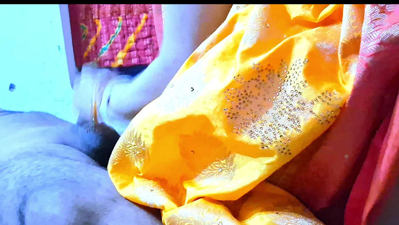 Busty Banuu: India bhabhi da mamada muestra tetas