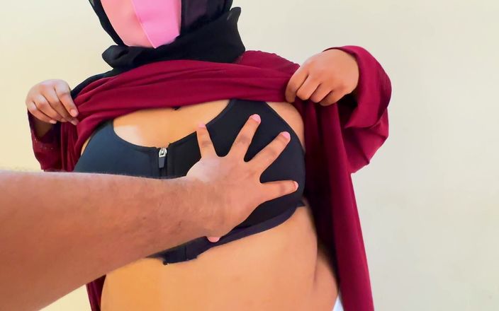Aria Mia: Šukání krásné tetičky v Saúdské Arábii - několikanásobné stříkání