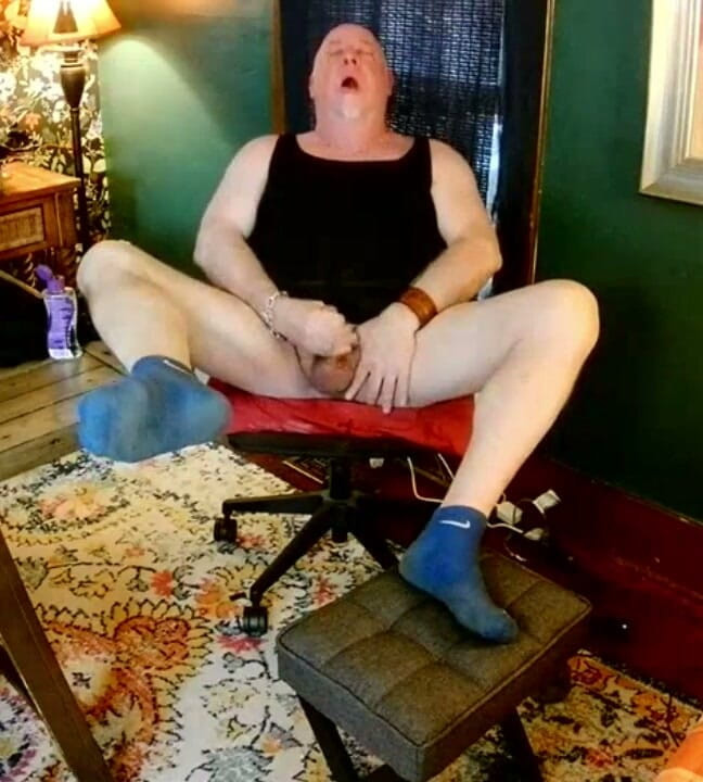 beardaddychub: Beardaddychub демонструє і кінчає!