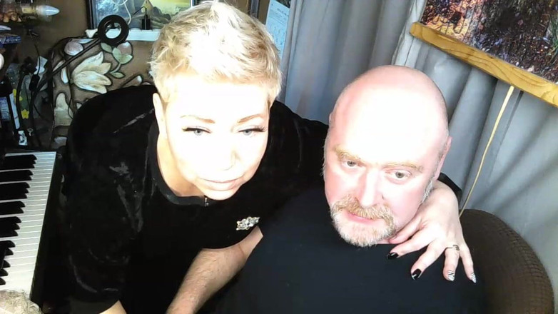 AimeeParadise: Video peribadi lembut kami dengan ciuman lembut, menghisap puting &amp; banyak...