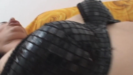My porn family: Caliente morena milf en medias negras monta una polla dura