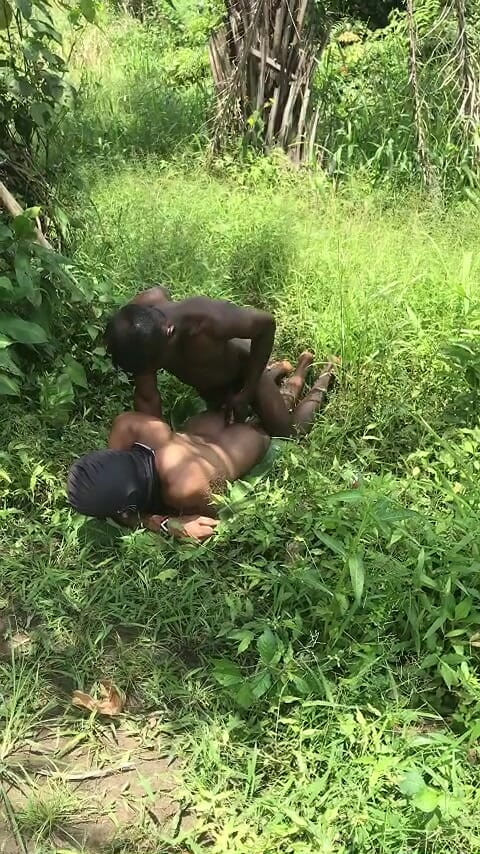 Sexydaddy: Village Boys Having Sex Inside Small River with Bushe Rounding...