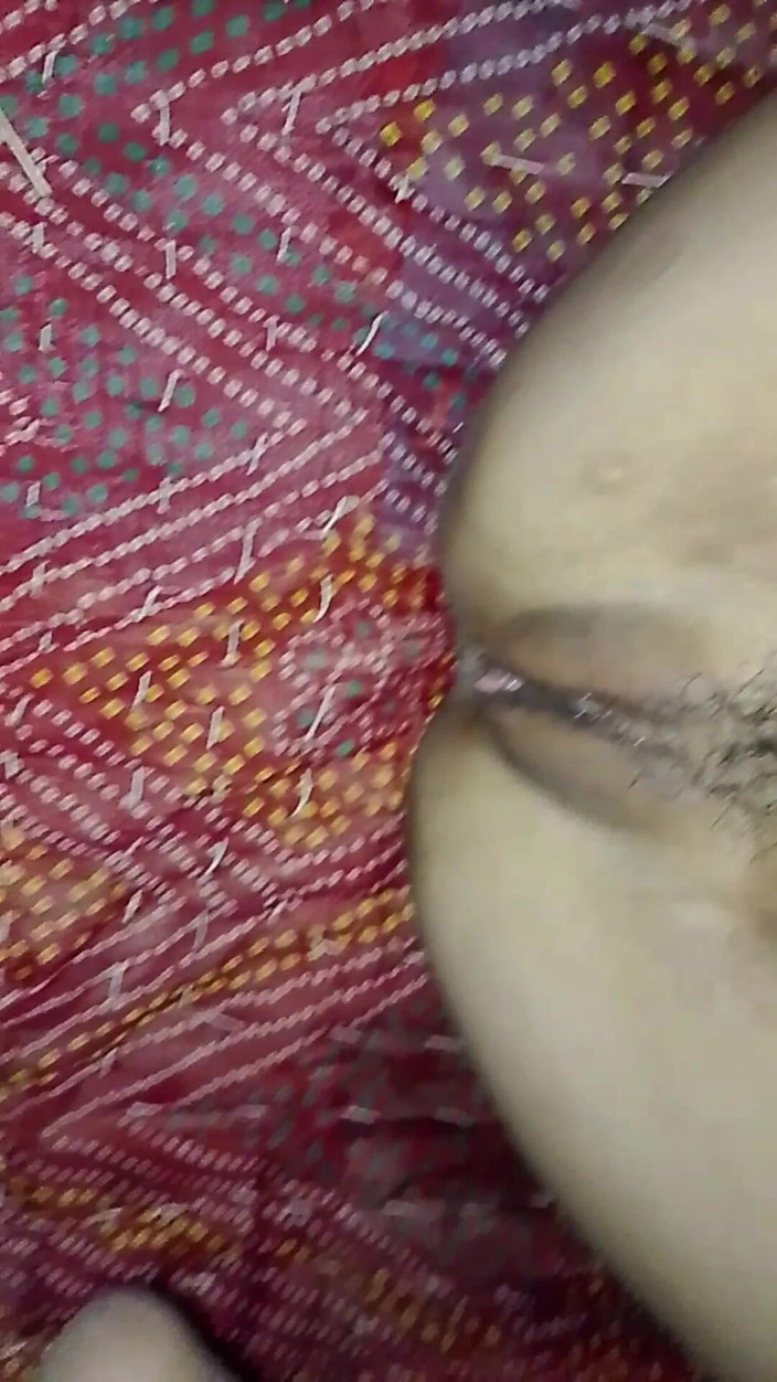 Soniya-bhabhi3: La sexy bhabi si diverte completamente in un video di...