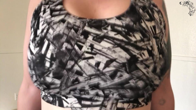 Nikki's Fetishes: Bouncing My Boobs in Sports Bras