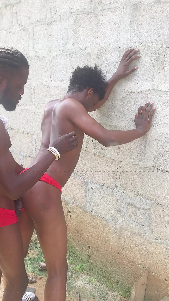 Big Hoss: Joven gemela tomó una polla a pelo