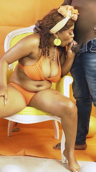 Fotograf má sex s prsatou modelkou