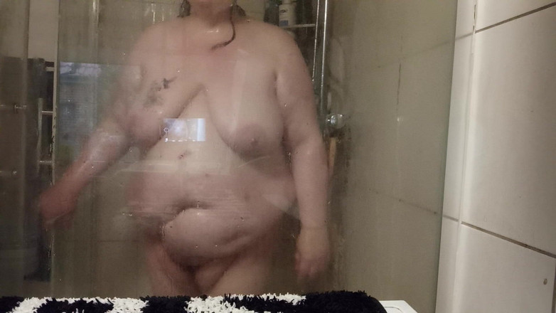 tammara big: Я принимаю душ голым