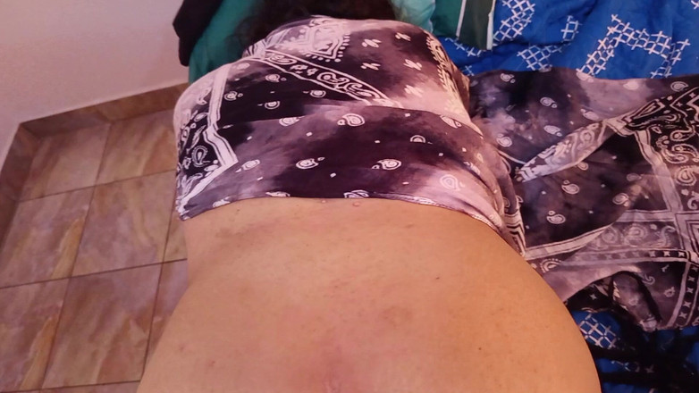 Moo DBOXXX: 熟女クリスチャンの浮気者、私が彼女とセックスしている間、彼女の夫は彼女に電話をかけます
