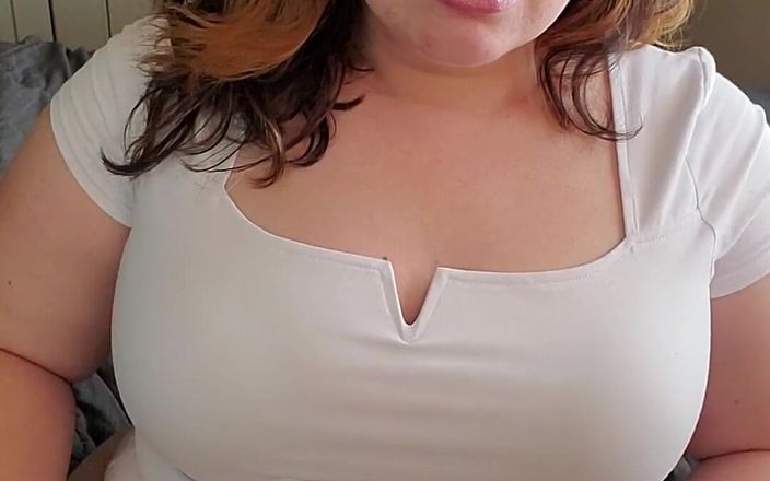 KinkyKatie: Éjacule ici, je veux te dire quelque chose... mais d’abord,...