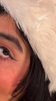 Aaliyah yasin को क्रिसमस पर बड़ा फेशियल मिलता है