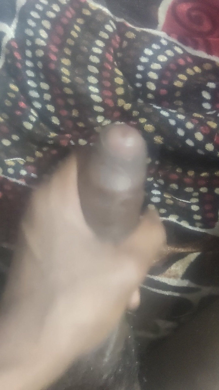 Gigolo Tv: 내 계부가 그의 성기를 흔드는 걸 봤어