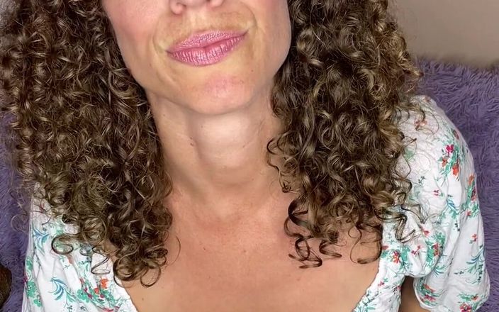 VibeWithMommy: Sabah queef ve fışkırtarak boşalana kadar benimle konuşma! Yeni sabah...