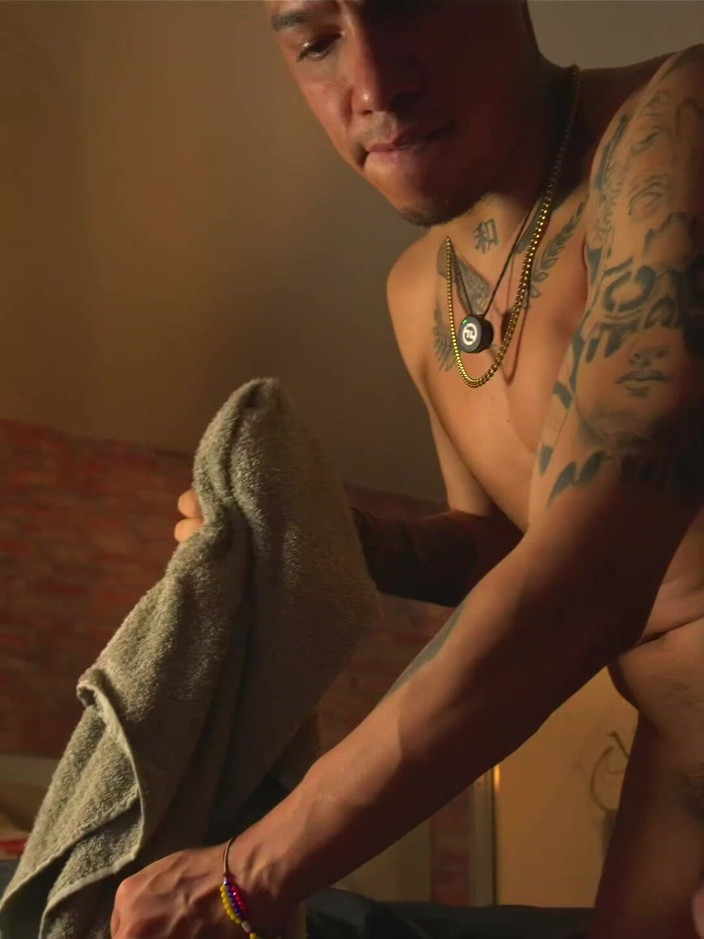 MakyParker: Stripchat Alpha Show teaser runkar av stor kuk