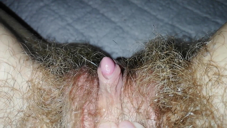 Cuteblonde666: Playing with my wet hairy big clit cummy pussy grool...