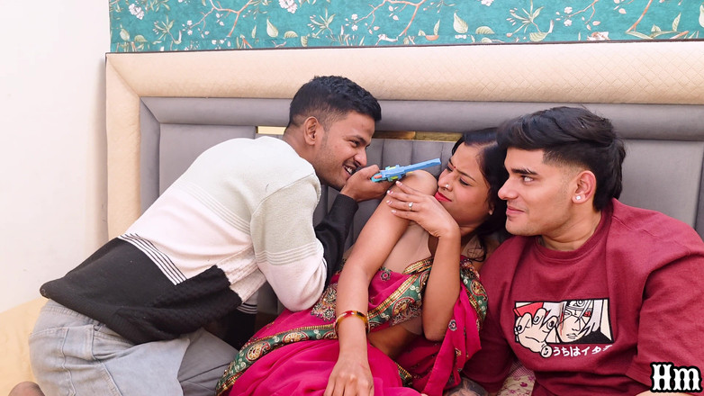 Hotmaster: Wanita desi India berkongkek tegar video dengan suami dan teman...