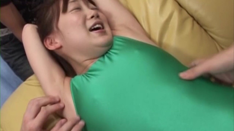 JapaneseAmateur: Teen Brunette Beauty Moans Wildly Under His Touch