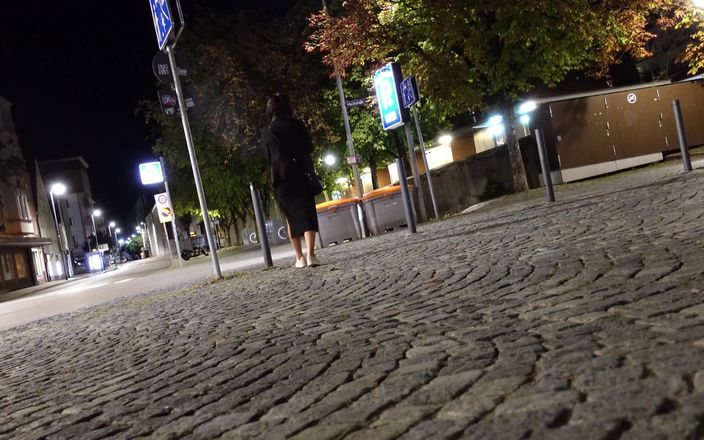 Loreley add: Pișare în latex scurt și a alerga în jurul valorii de