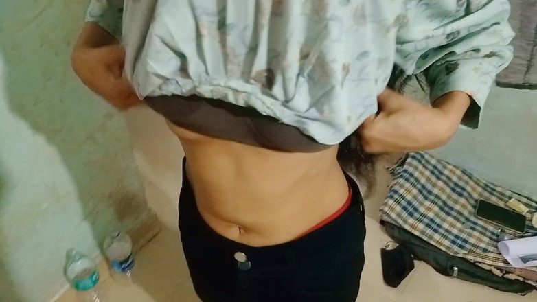 NikiRathod: Hari ke-2 ngocok kontol bareng divya