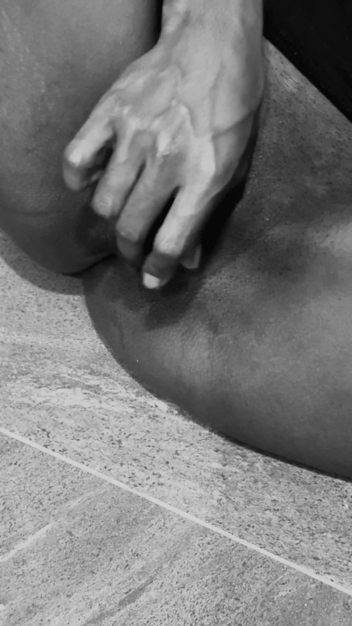 Crazy squirt69: Giovane Fontana Nera