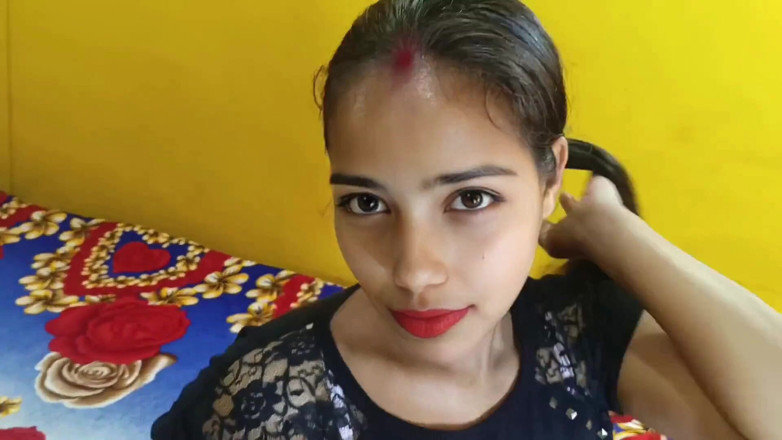 Sexuda: Indiancă desi sexy locală călărind fustă scurtă și futută tare în poziția...