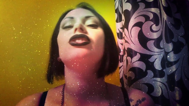 Goddess Misha Goldy: Bruxa com lábios pretos franceses beijando com você e cavalgando...