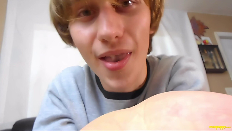 Man Puppy: Psiho- uriaș de 18 ani
