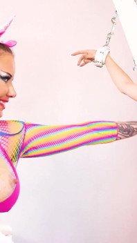 Adult Time - Puan Lesbian Madeline Marlowe mendominasi sub jewelz Blu nakal untuk hari jadinya!