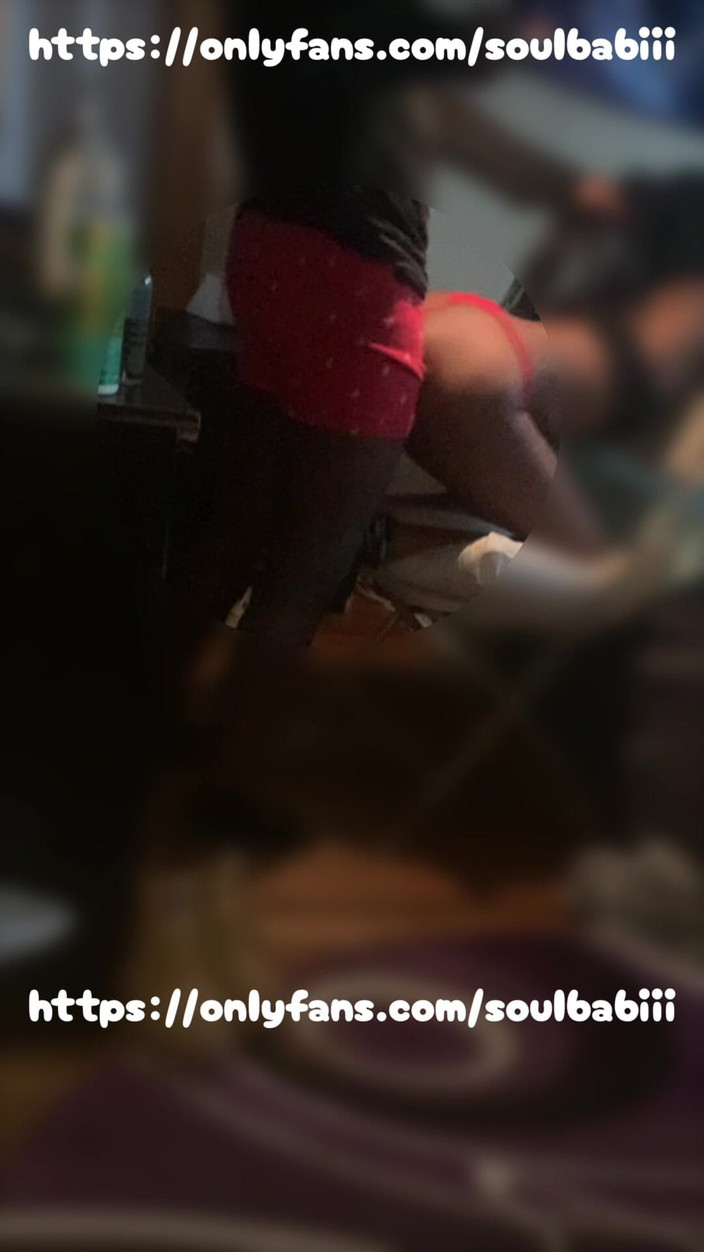 Soulbabii: Mačkání uvnitř mé těsné kundičky