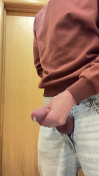Handjob auf der Toilette