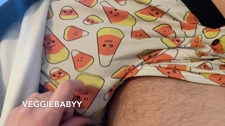 Veggiebabyy: La ragazza dagli occhi blu sveglia il ragazzo con un