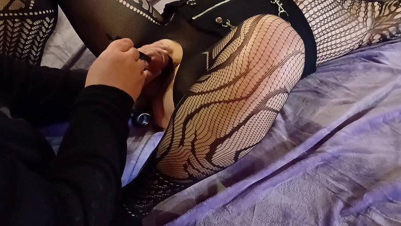 MisstressLeo: Госпожа вводит в уретру сисси, трах уретры и вибратором