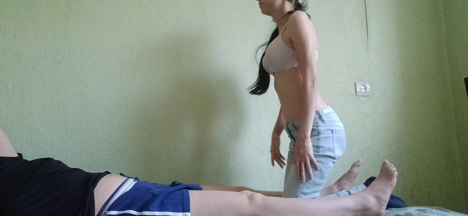 Lesbian-illusion: Tajně lízám kundičku nevlastní matky svého přítele