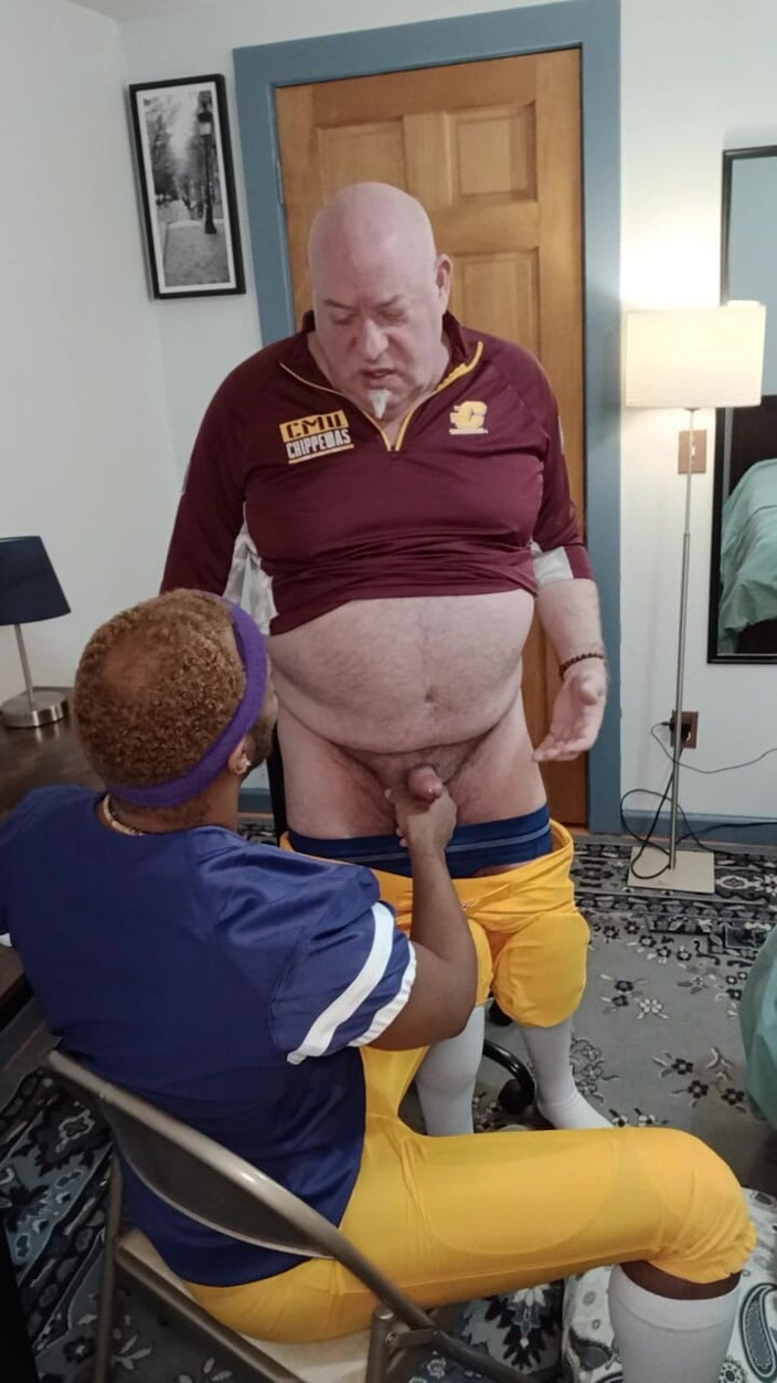 Kennie Jai: Caoch Teaches Kennie Jai How to Handle Balls
