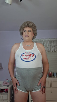 Moje Velké Měkké Tranny Dno Zvlhne Tátovi a Přátelům