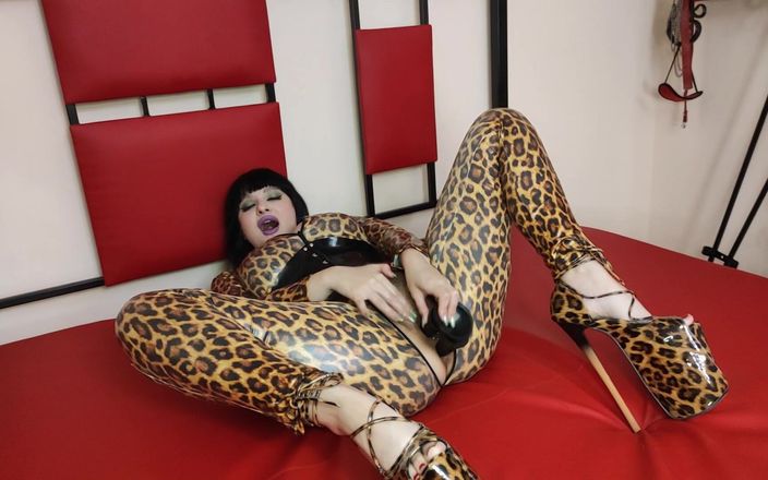 Princess18_: Leopardí kočičí kombinéze, dvojitá penetrace s latexovým korzetem, stříkání