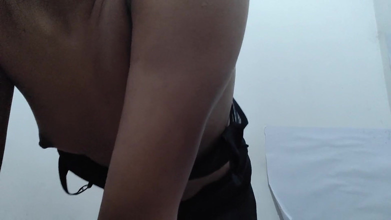 desigirl93: Masterbating một mình trong phòng