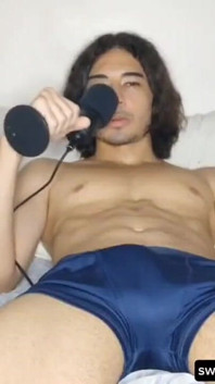Ohh I Can't Resist My Hot Body...