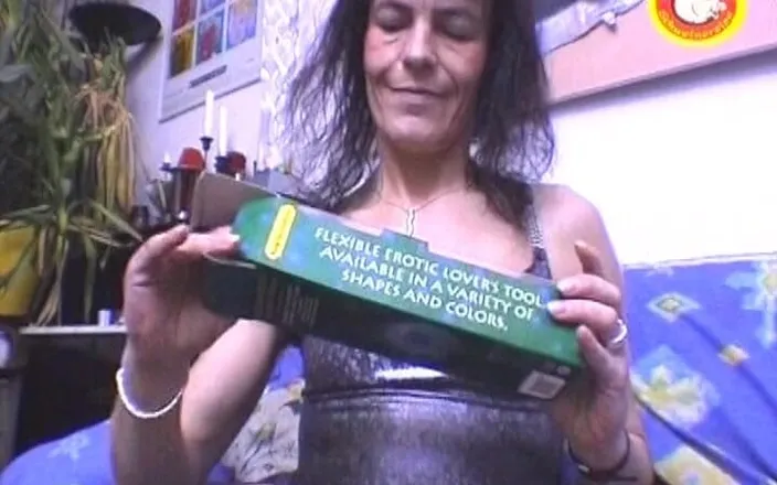 German's MILF: She Is Mature German Slut Who Got Fingered