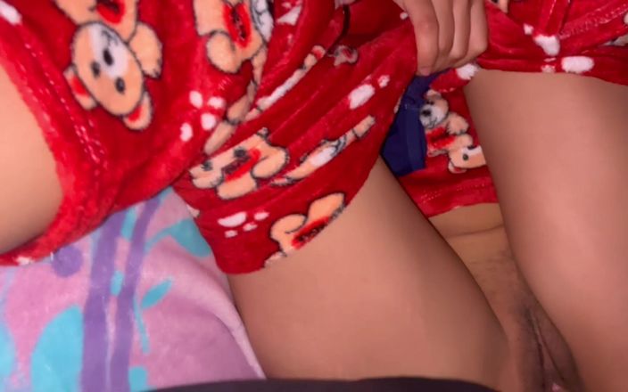 MorritasMX: 妻の義理の姪っ子がベッドで待っていた!ホームメード