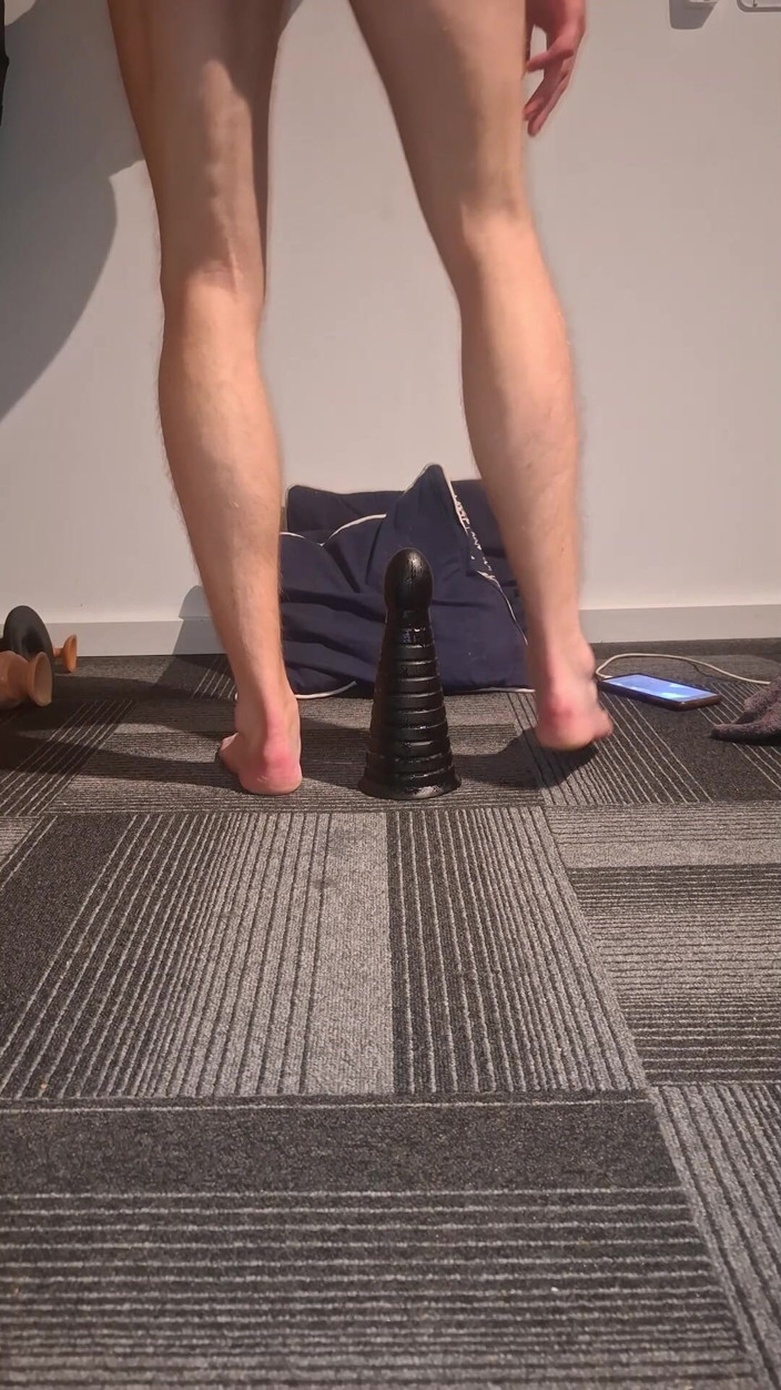 NoFace Twink X: Anal! Twink Boy Pyramid Dildo Riding